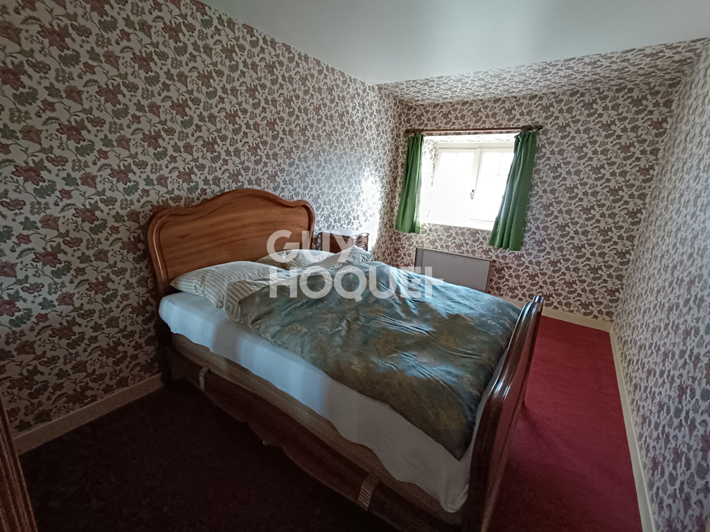 Maison de famille de caractère au coeur du bourg de Légnieux