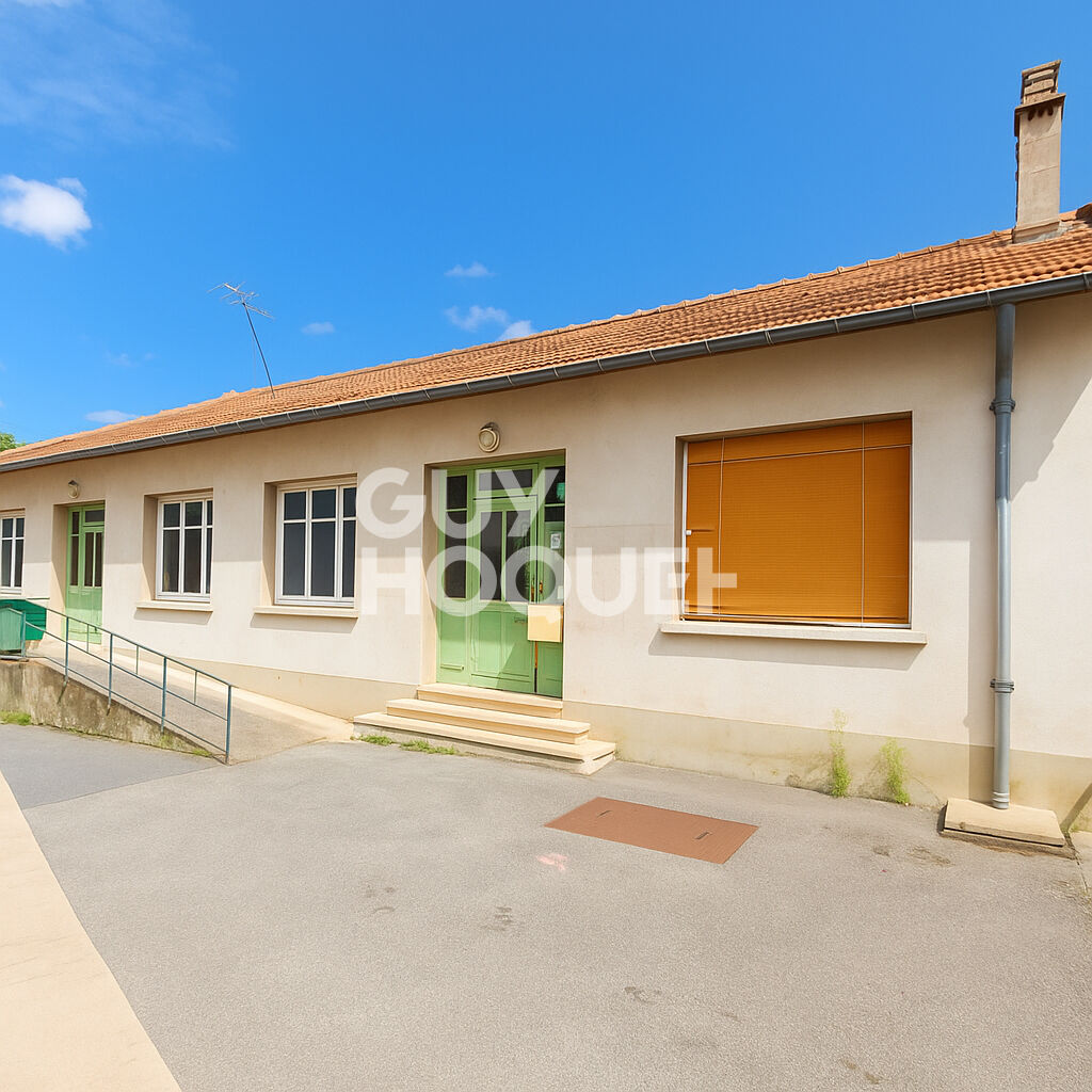 Bâtiment à rénover de 265m² à Boën sur Lignon