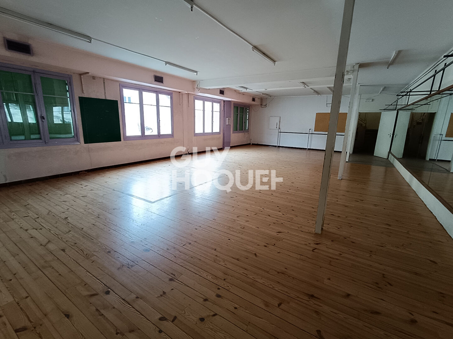 Bâtiment à rénover de 265m² à Boën sur Lignon