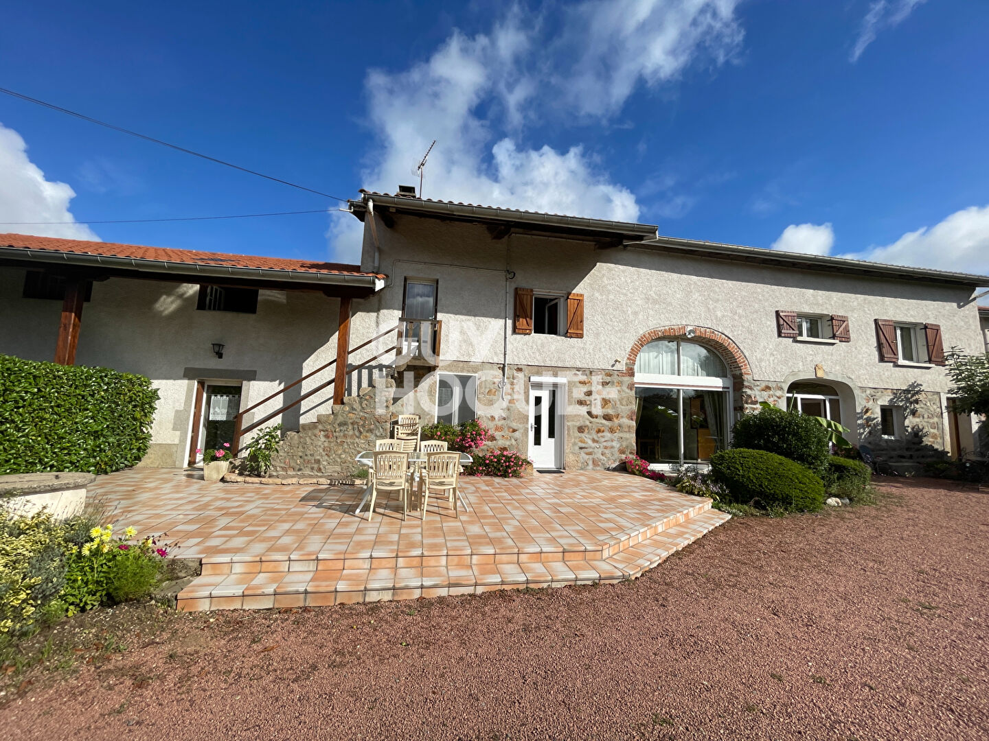 Maison F7 (274 m²) à vendre à EPERCIEUX SAINT PAUL