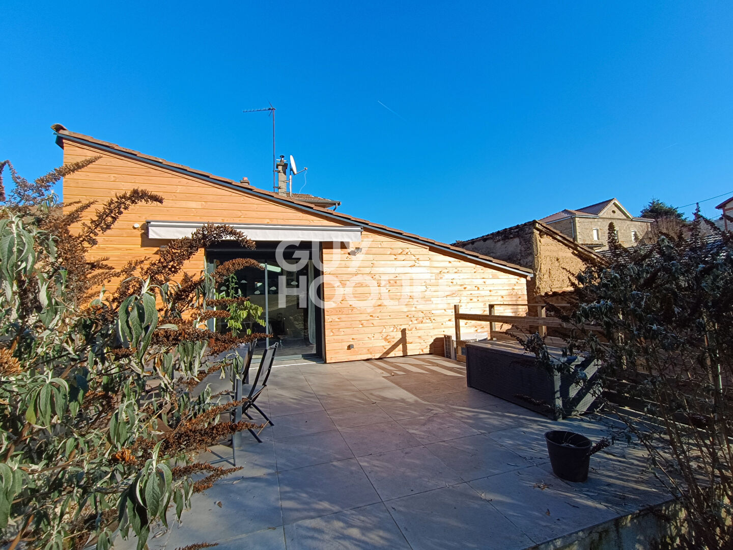 Maison 3 chambres avec terrain à SAIL SOUS COUZAN