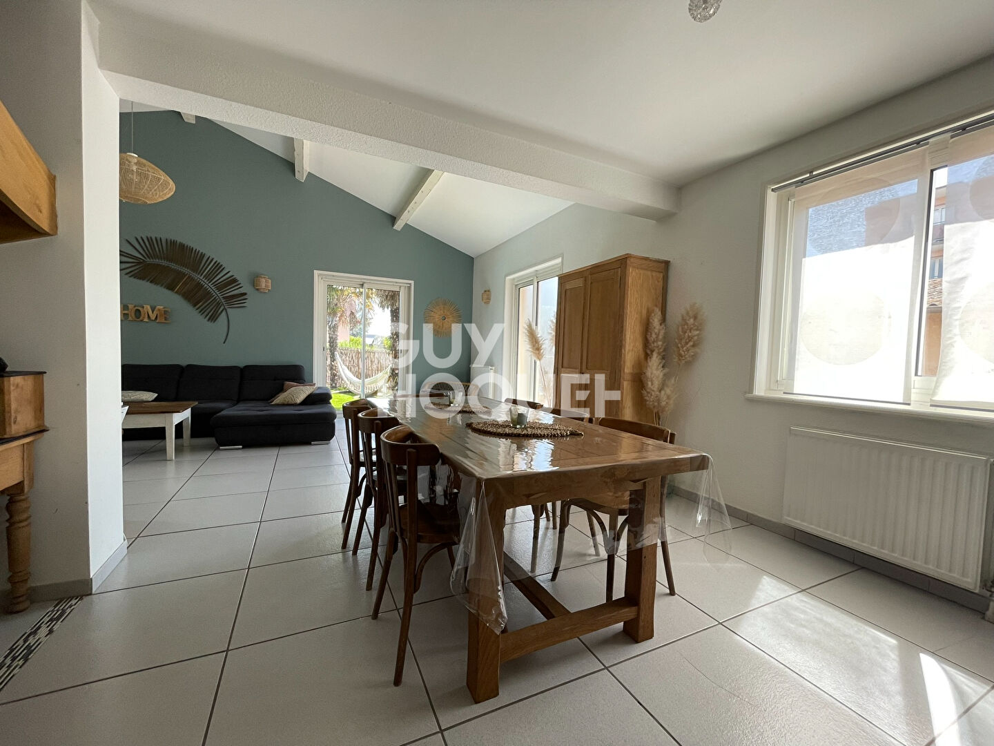 VILLA FAMILIALE AVEC ATELIER DE 240 m² ET ACCÈS CAMPING-CAR