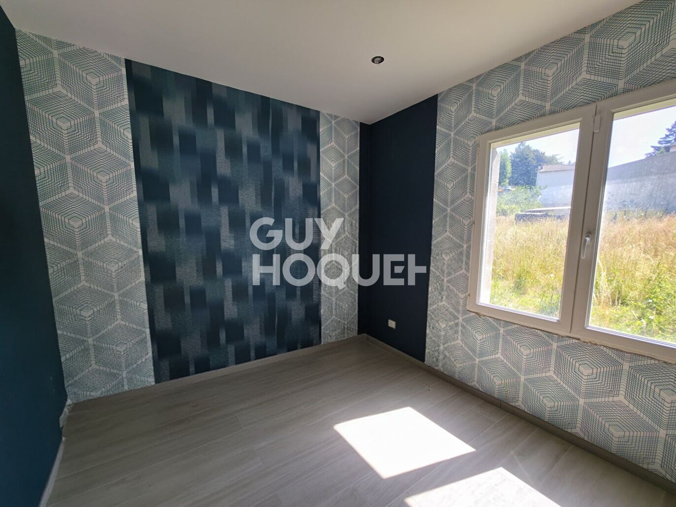 Grande maison familiale de plain-pied avec terrasse et terrain de 3000 m² à Saint-Barthélemy-Lestra