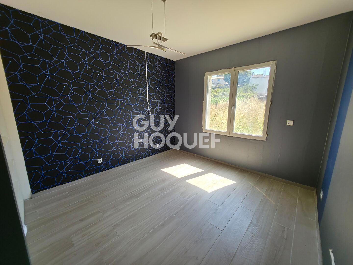 Grande maison familiale de plain-pied avec terrasse et terrain de 3000 m² à Saint-Barthélemy-Lestra