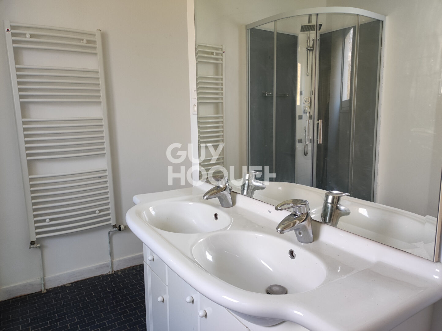 Grande Maison de 165 m² en vente à MARCILLY LE CHATEL