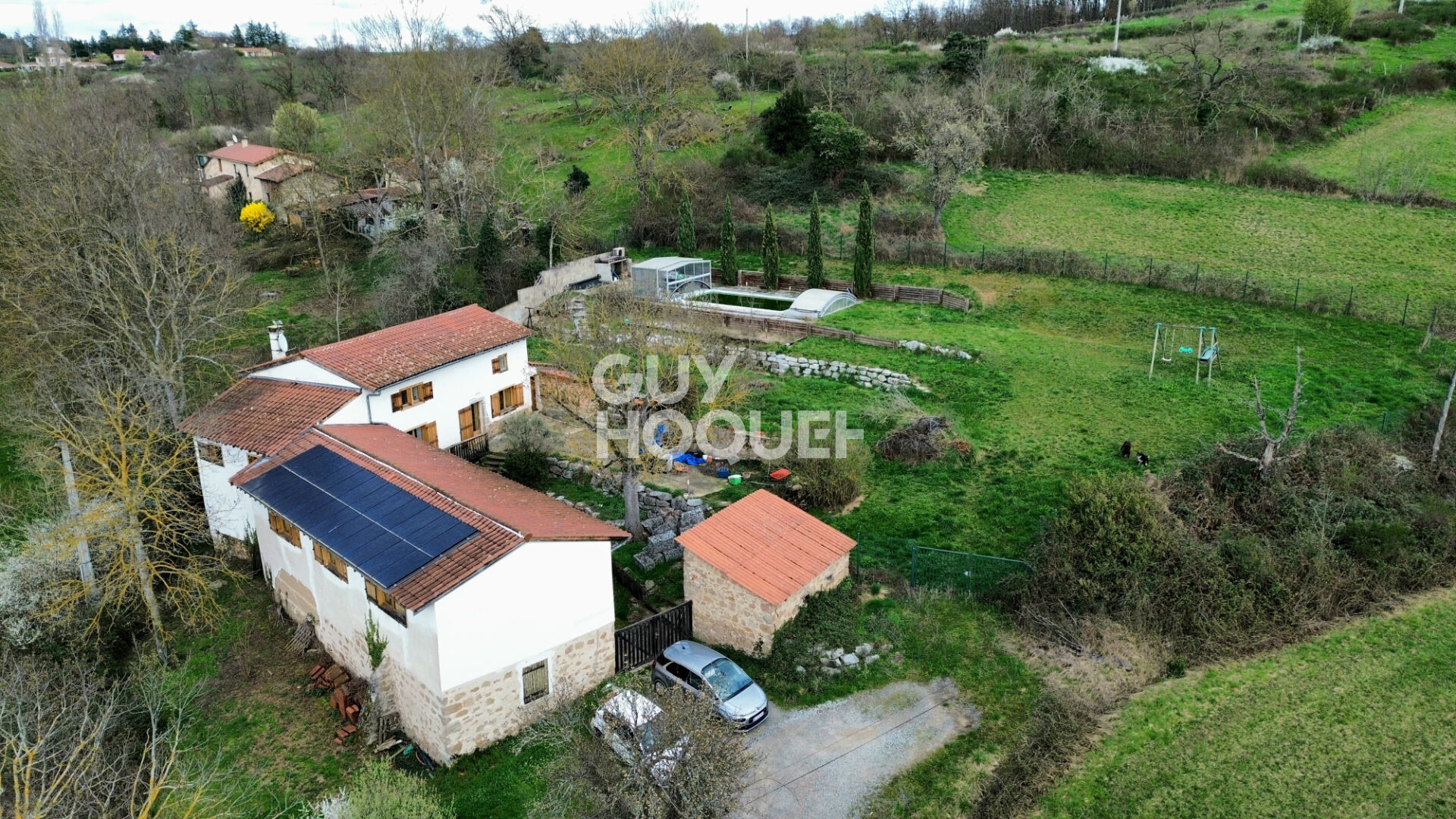 Maison familiale -192 m² - 4 chambres - Piscine - Terrain 2 358 m² - Belle vue