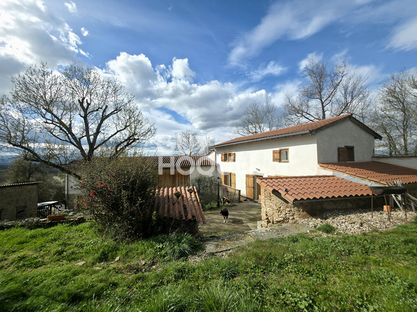 Maison familiale -192 m² - 4 chambres - Piscine - Terrain 2 358 m² - Belle vue