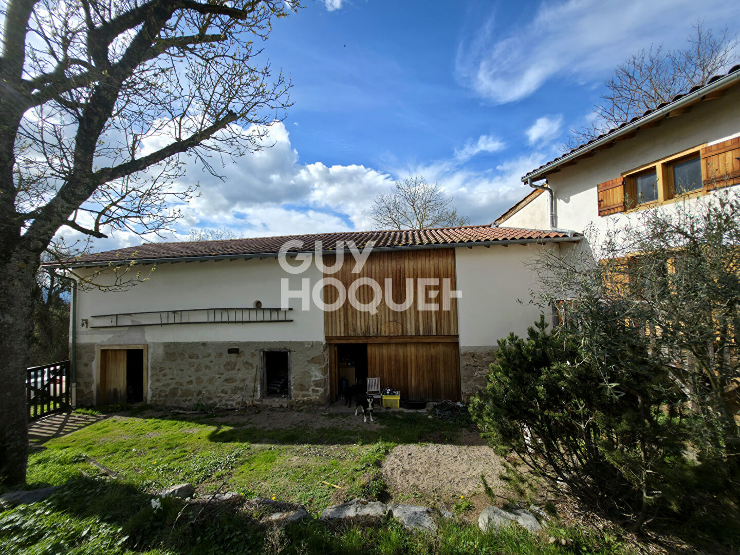 Maison familiale -192 m² - 4 chambres - Piscine - Terrain 2 358 m² - Belle vue