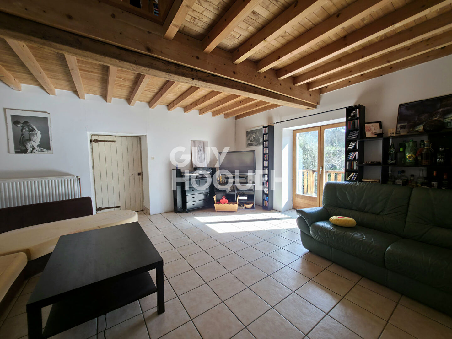 Maison familiale -192 m² - 4 chambres - Piscine - Terrain 2 358 m² - Belle vue