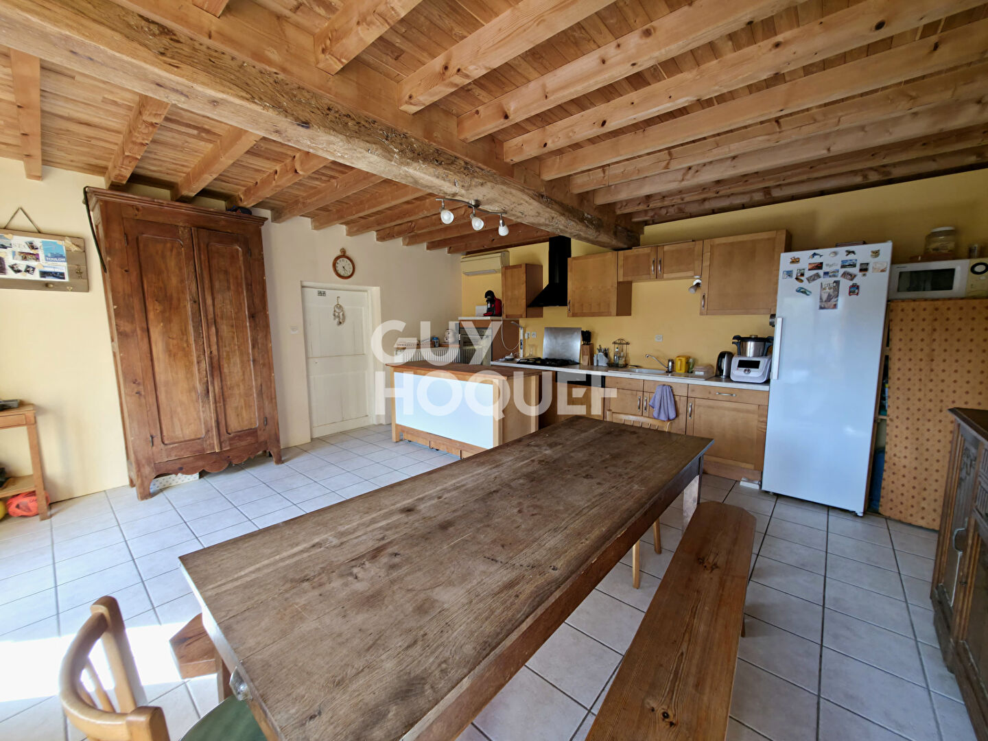 Maison familiale -192 m² - 4 chambres - Piscine - Terrain 2 358 m² - Belle vue