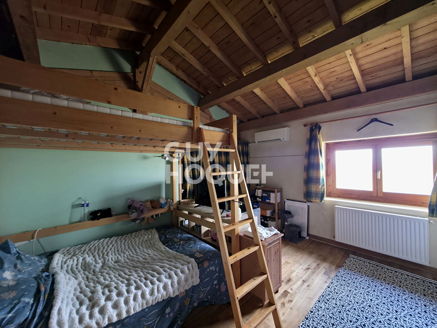 Maison familiale -192 m² - 4 chambres - Piscine - Terrain 2 358 m² - Belle vue