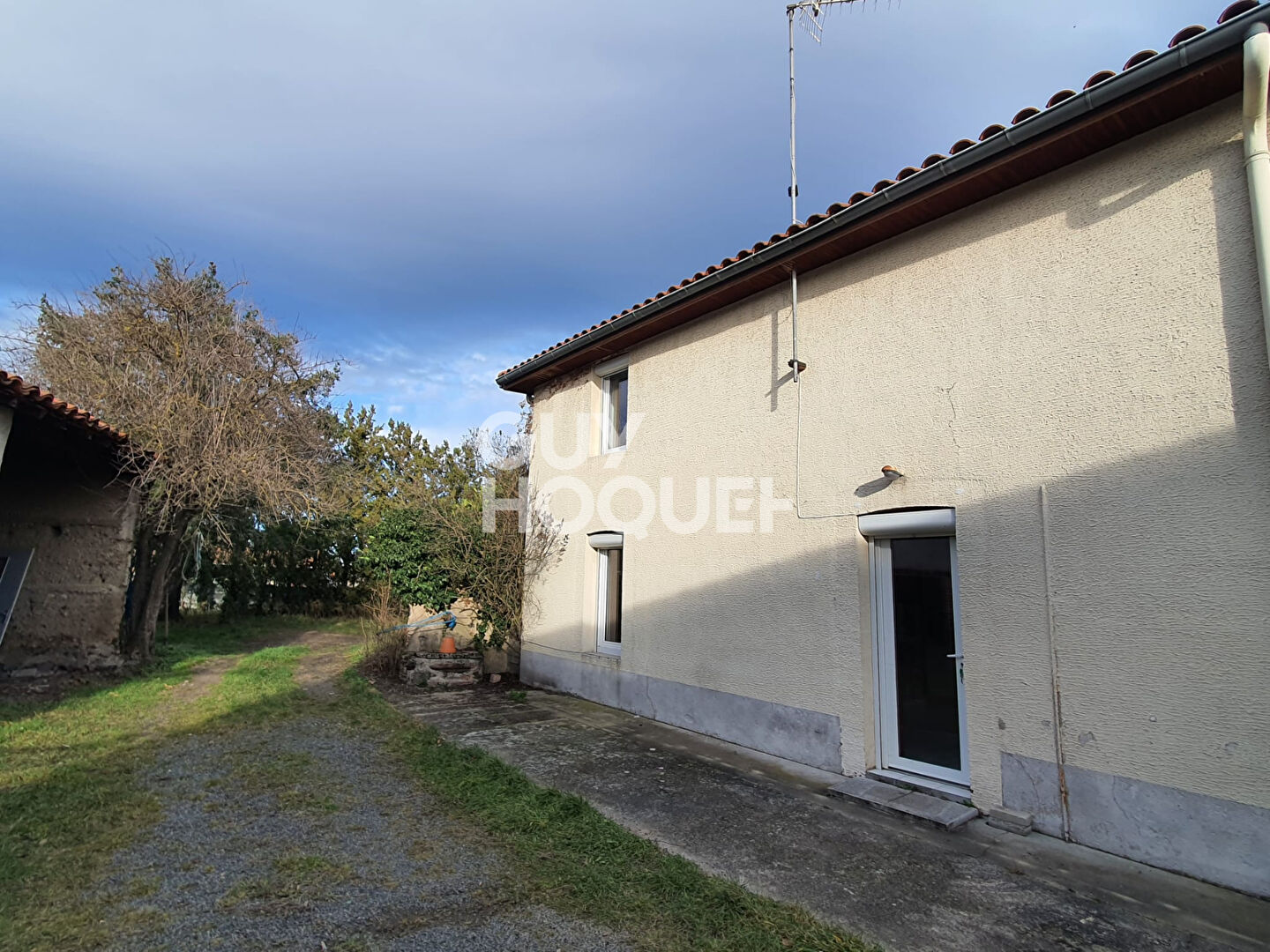 MAISON À RÉNOVER AU CEUR DE MONTVERDUN