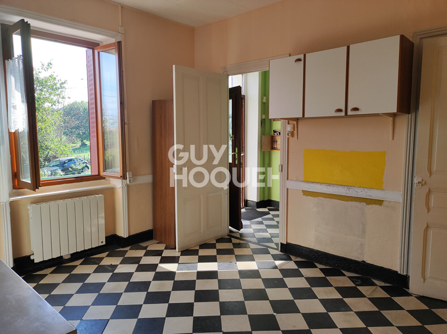 Maison à rénover à Cezay de 77 m2 avec dépendances