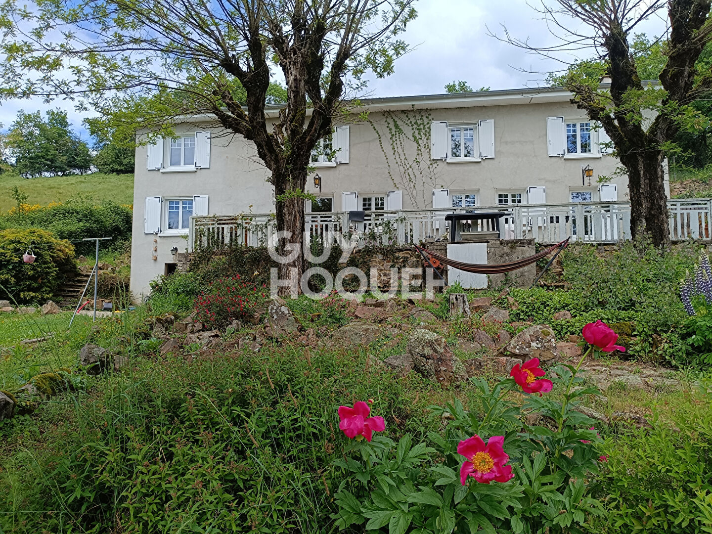 Belle maison avec piscine sur un terrain de plus de 2000 m²