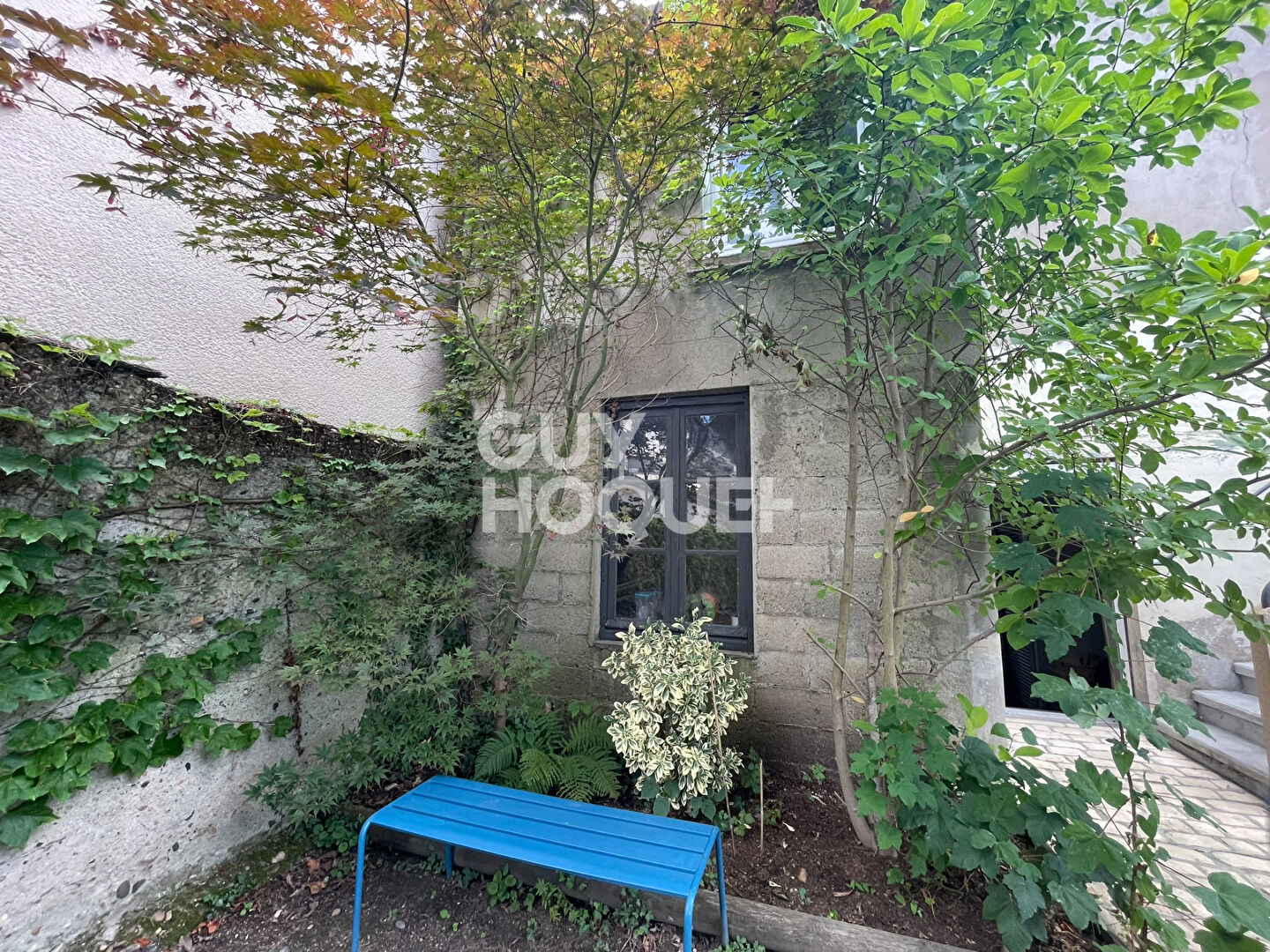 RARE -Maison de ville rénovée avec jardin sans vis-à-vis en plein coeur de Feurs !