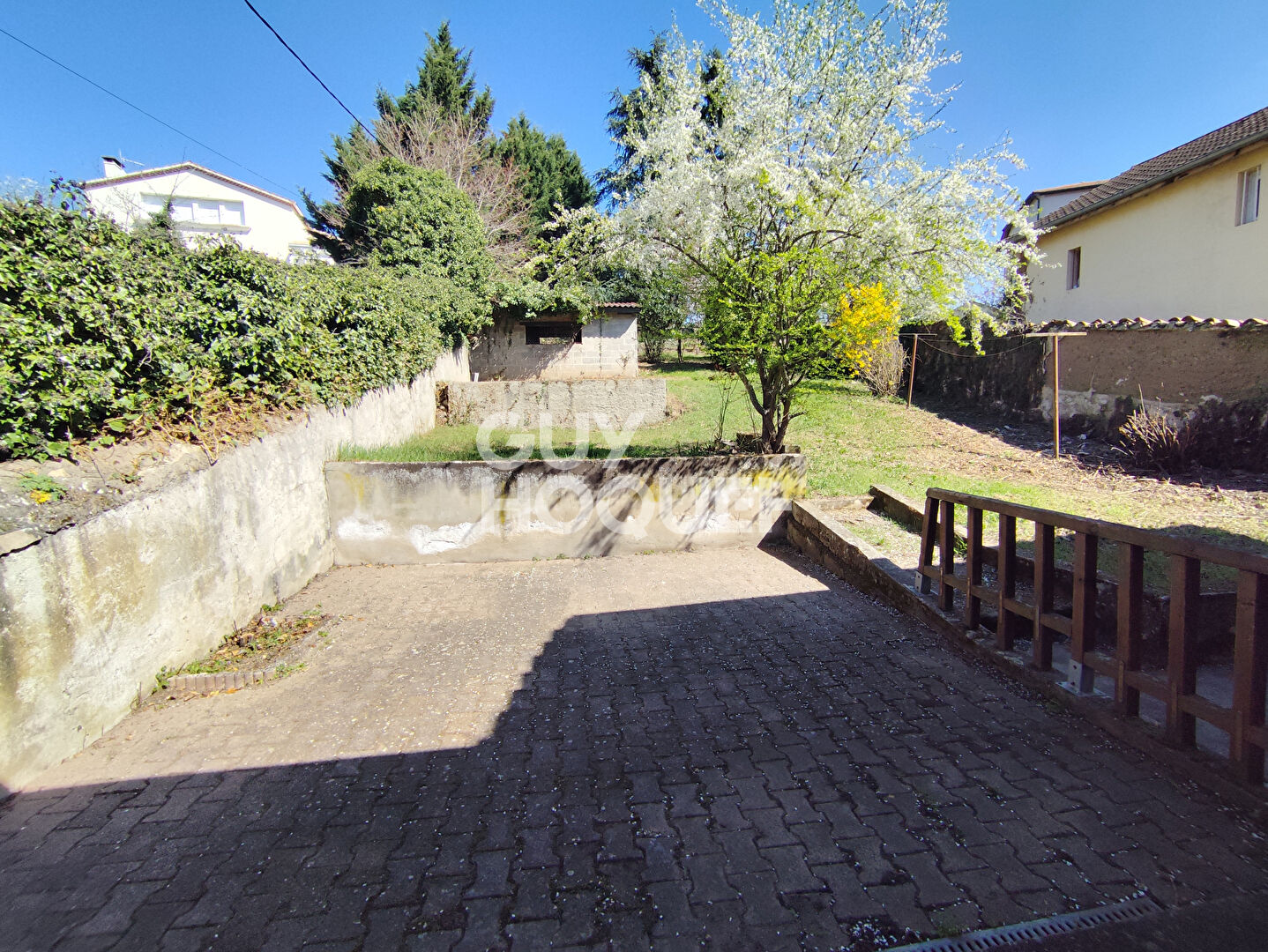 Maison de ville située à Boen Sur Lignon de115 m2 avec terrain