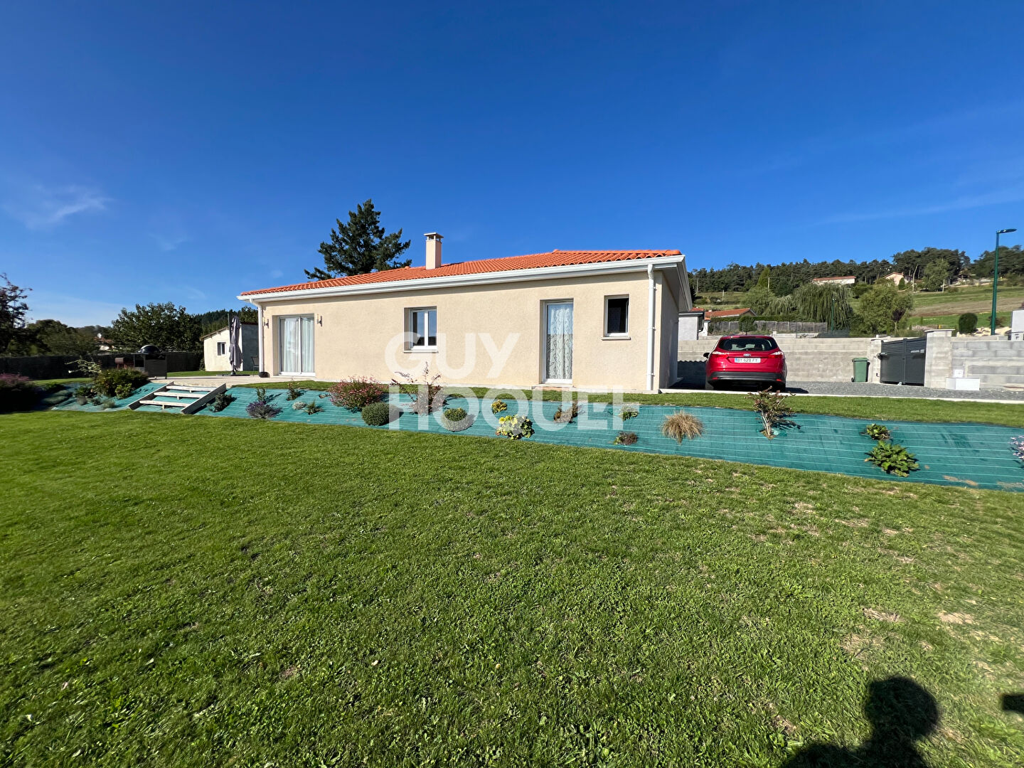 À VENDRE EN EXCLUSIVITÉ MAISON DE PLAIN-PIED AVEC VUE INCROYABLE SUR LES MONTS DU FOREZ