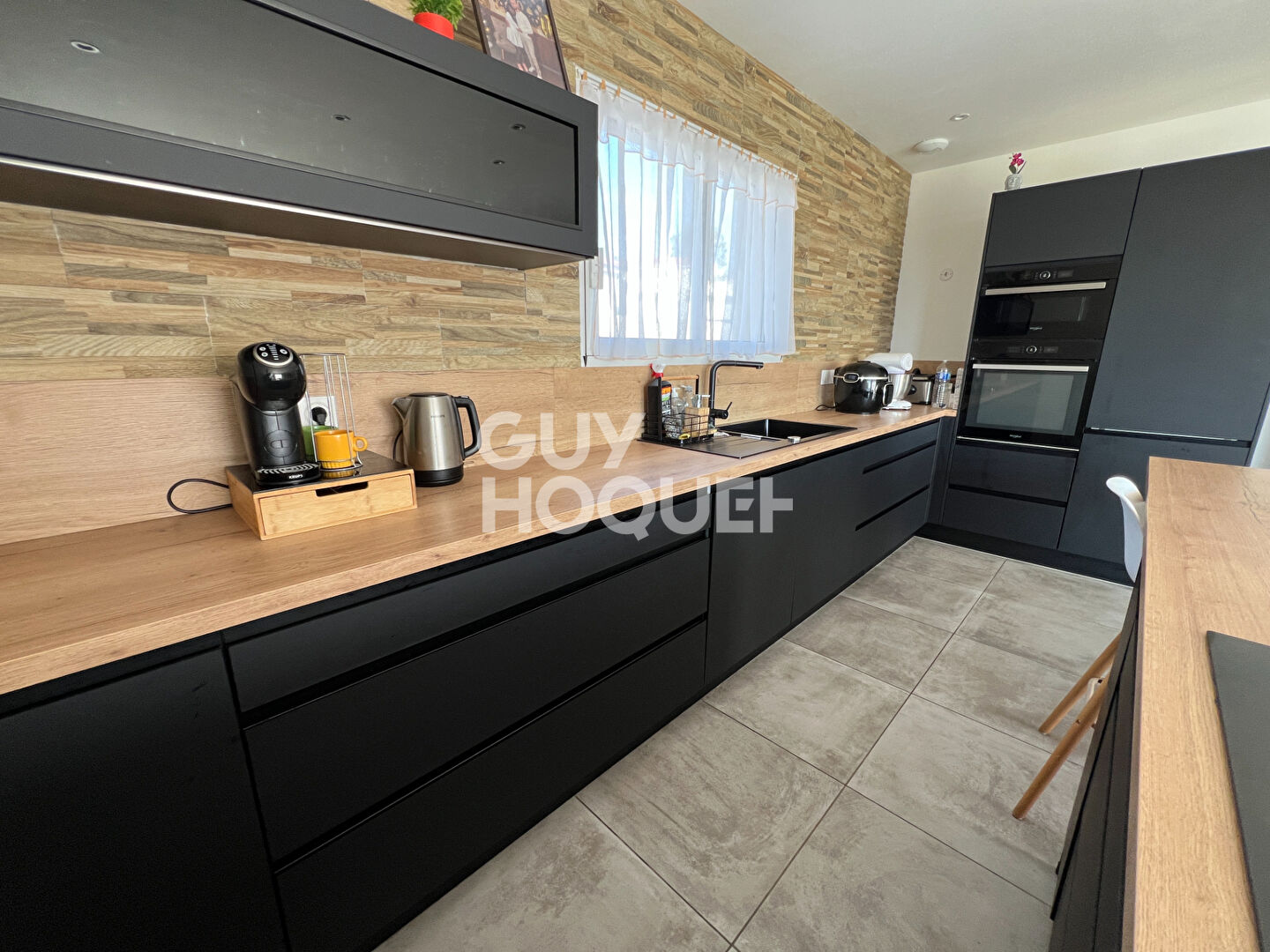 À VENDRE EN EXCLUSIVITÉ MAISON DE PLAIN-PIED AVEC VUE INCROYABLE SUR LES MONTS DU FOREZ