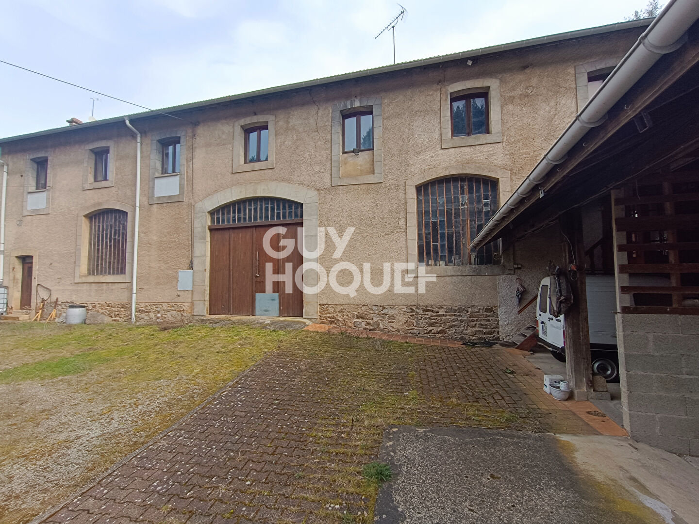 Sail-sous-Couzan - Ancien dépôt professionnel