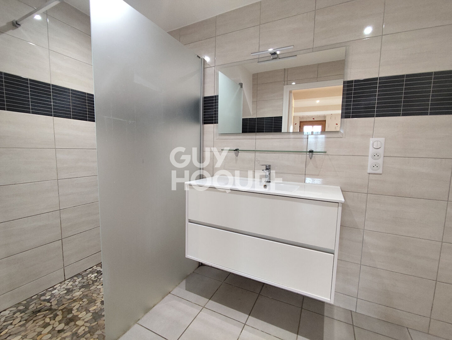 Maison Precieux 7 pièce(s)