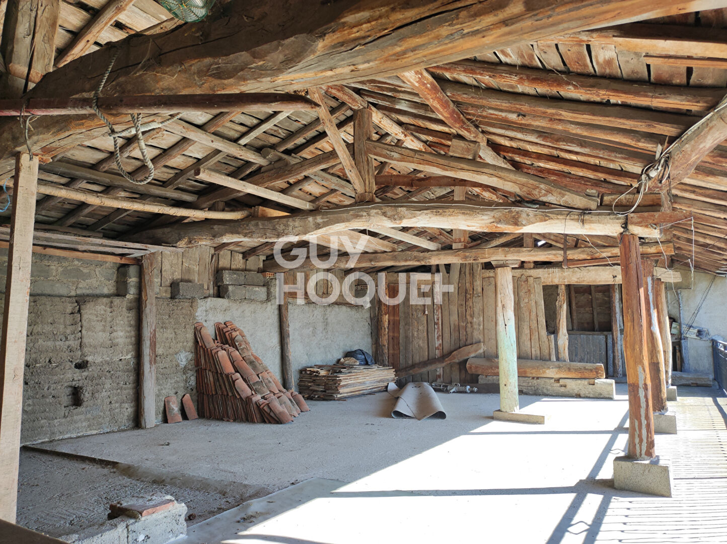 Maison située à Cezay de 105 m2 avec dépendances