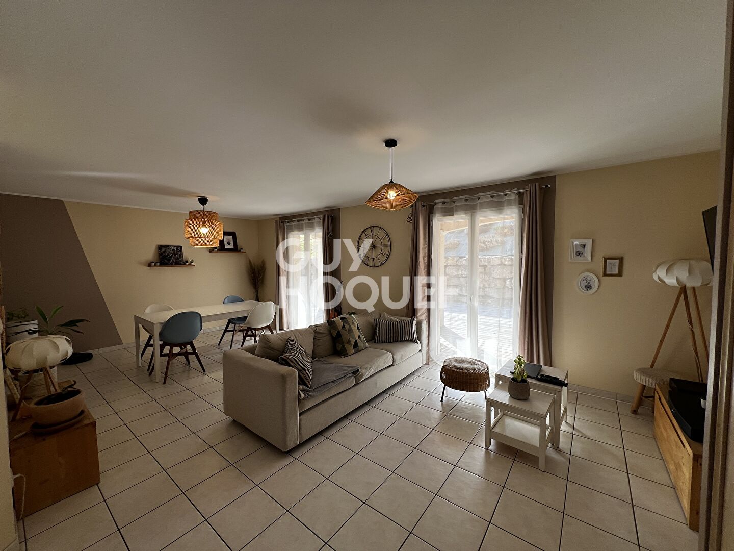 Maison familiale avec vue dégagée à Longessaigne