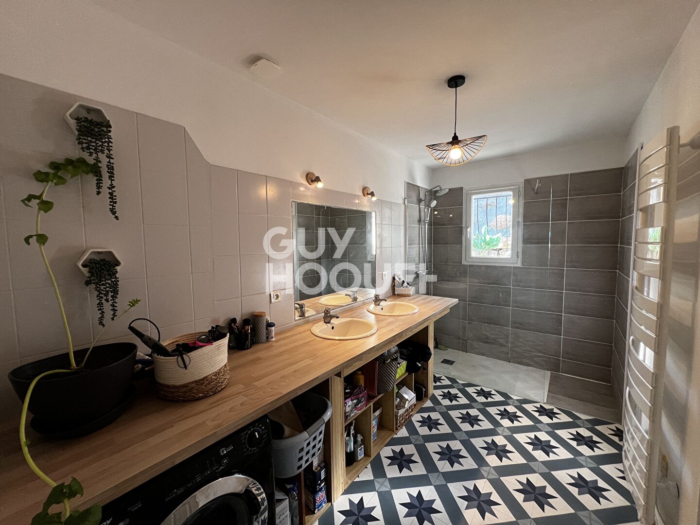 Maison familiale avec vue dégagée à Longessaigne