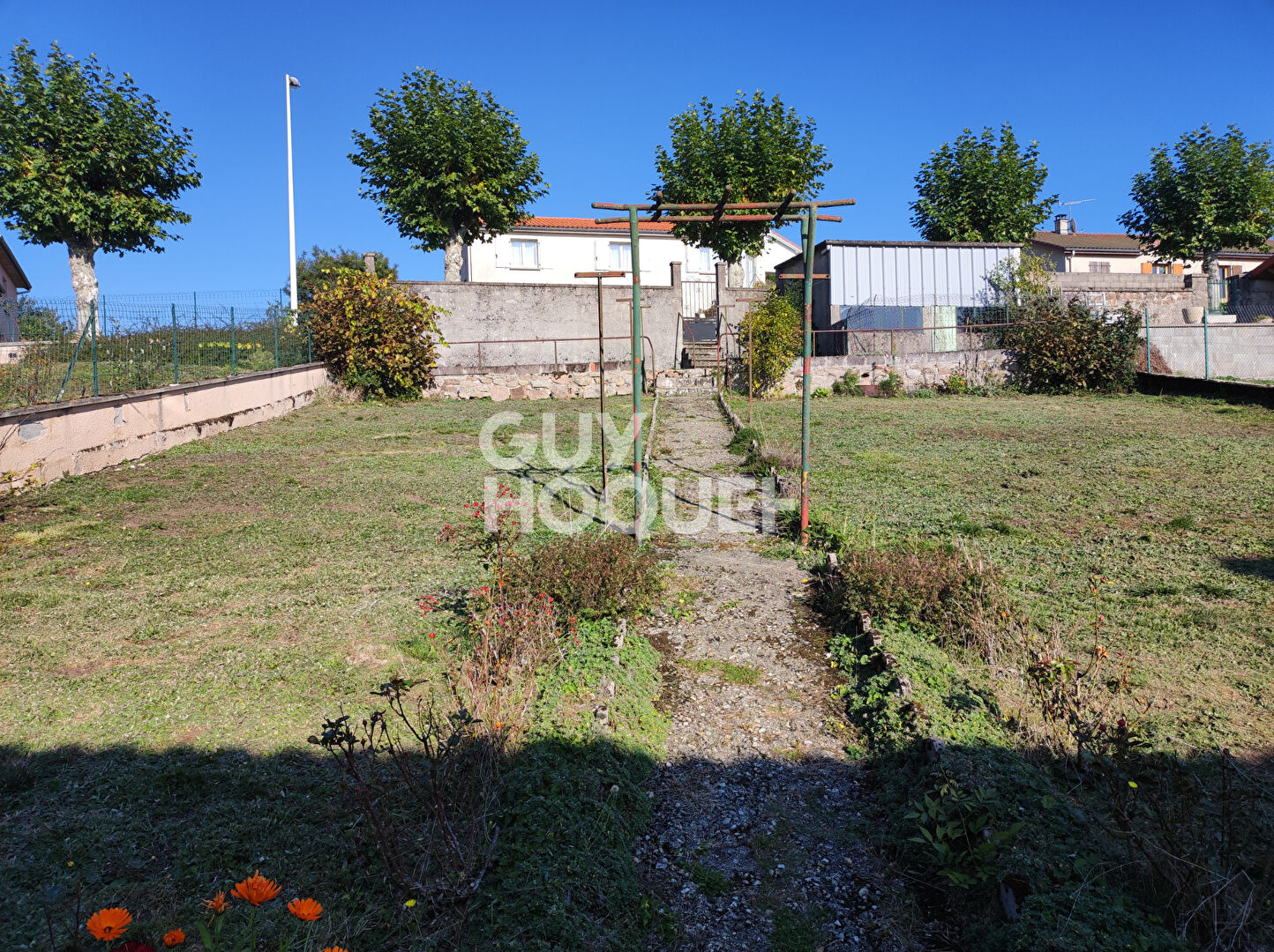 Immeuble de rapport . Fort potentiel locatif de 236 m2