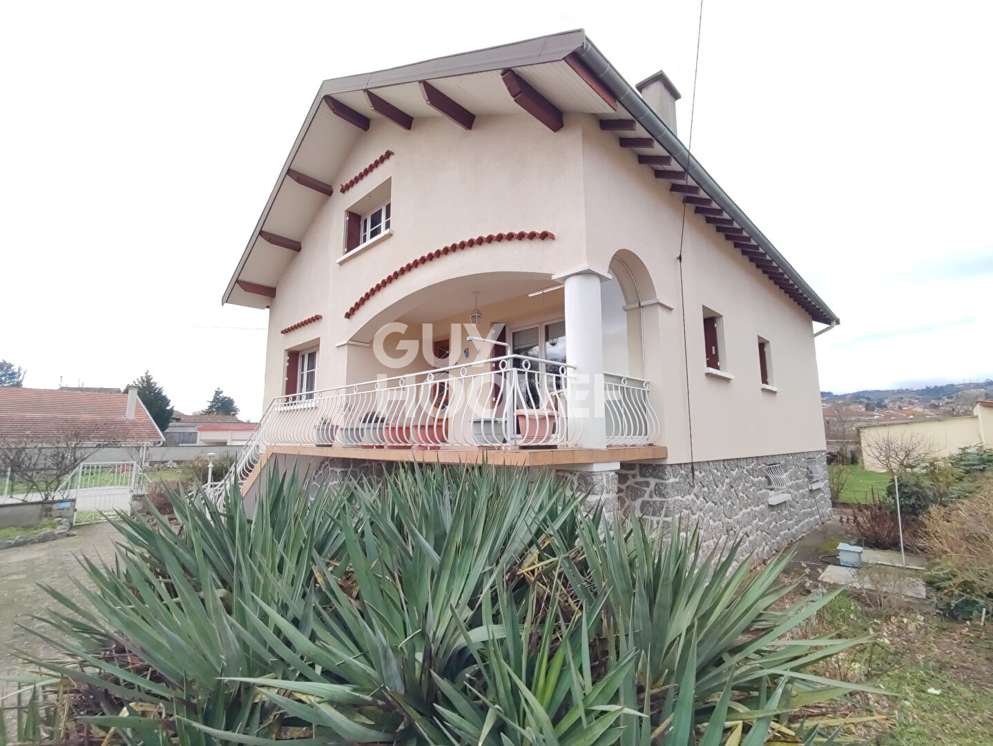 Charmante maison des années 1960 idéalement située .