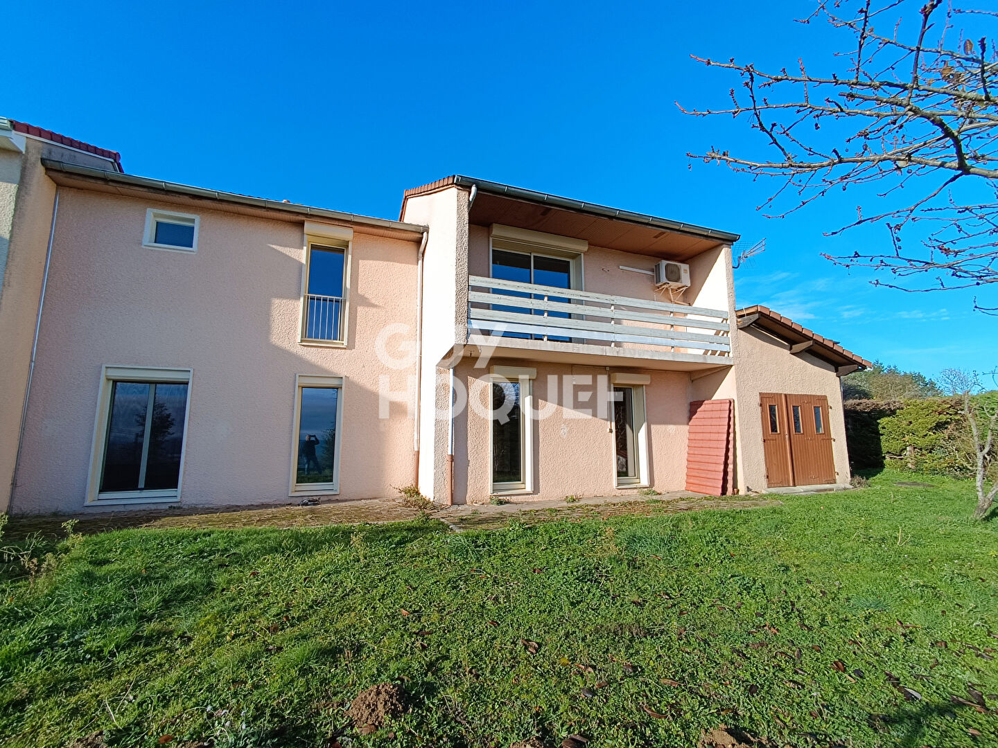 Maison avec vue sur les Monts du Lyonnais de 106 m² à Boën-sur-Lignon