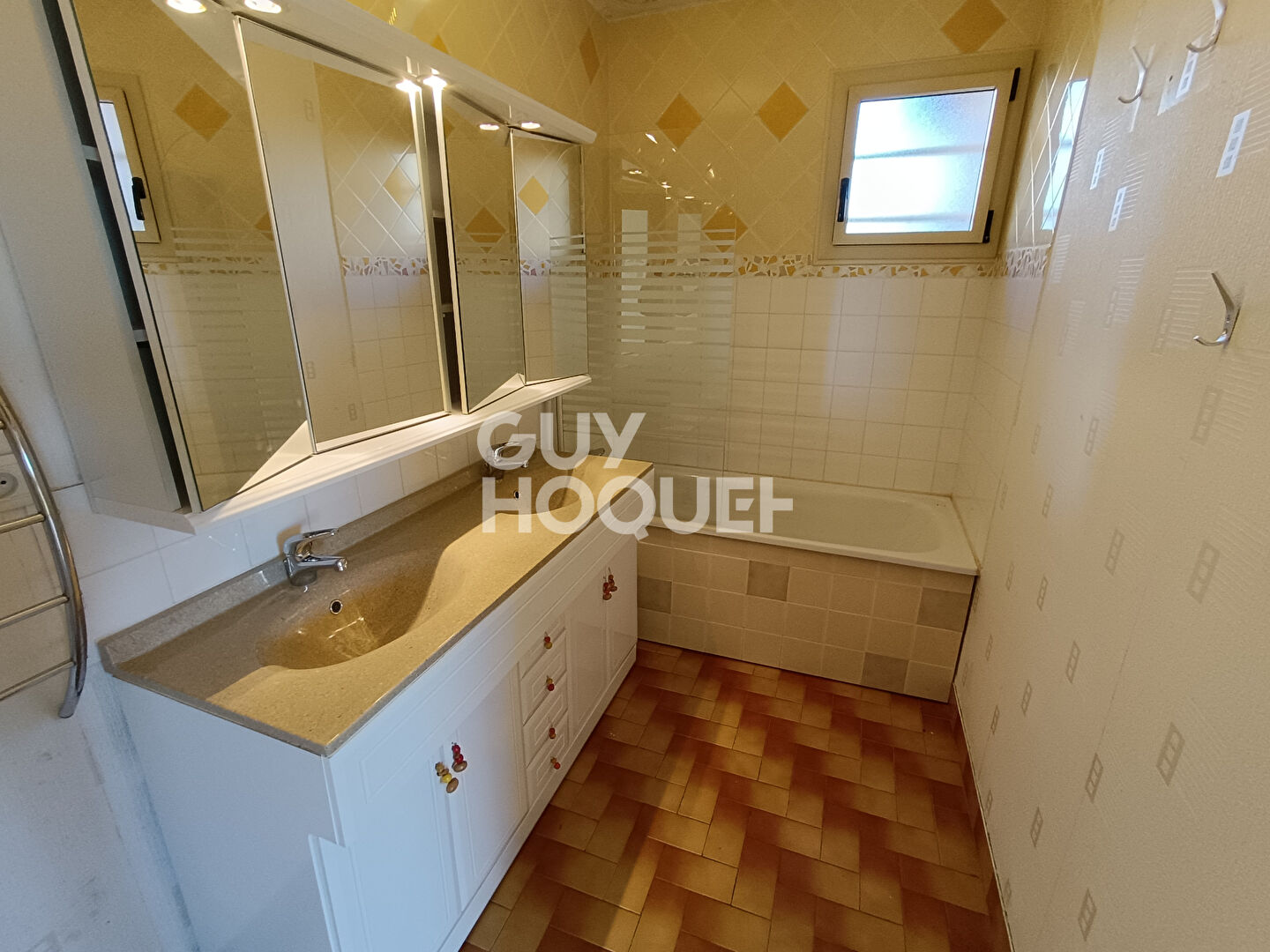 Maison avec vue sur les Monts du Lyonnais de 106 m² à Boën-sur-Lignon