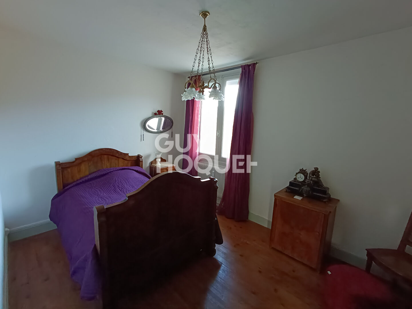 Appartement lumineux au dernier étage avec balcon et vue sur le château de Sail