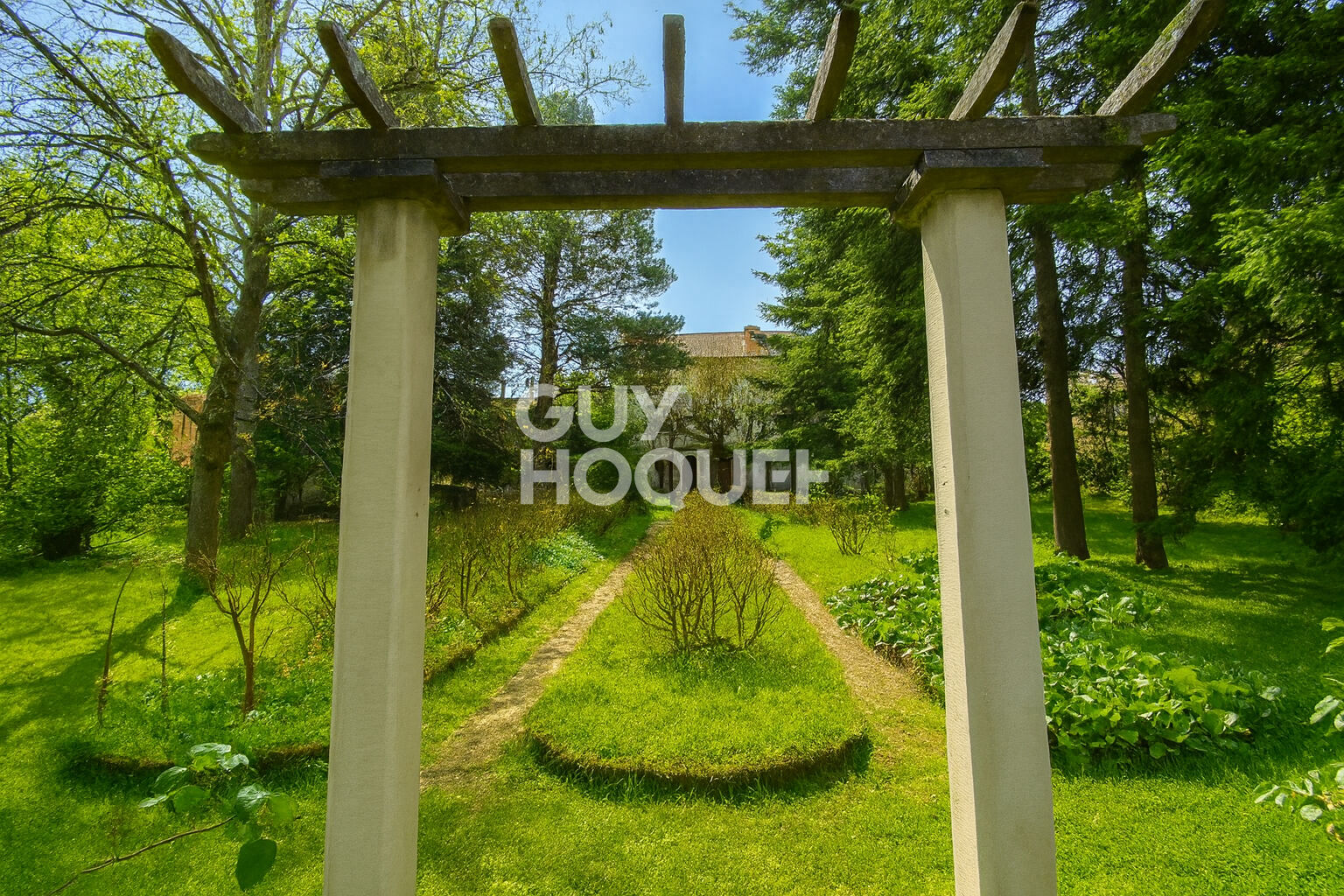 Immeuble Sury Le Comtal 500 m2