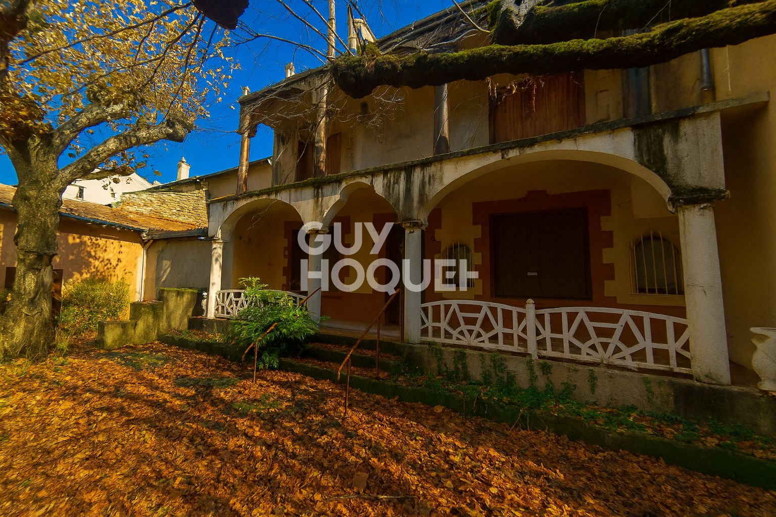 Immeuble Sury Le Comtal 500 m2