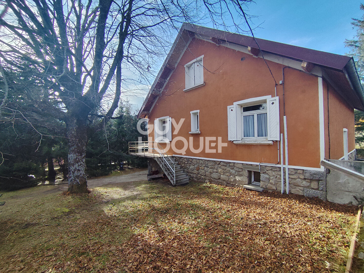 Maison située à Chalmazel Jeansagnière de 120m² avec dépendances