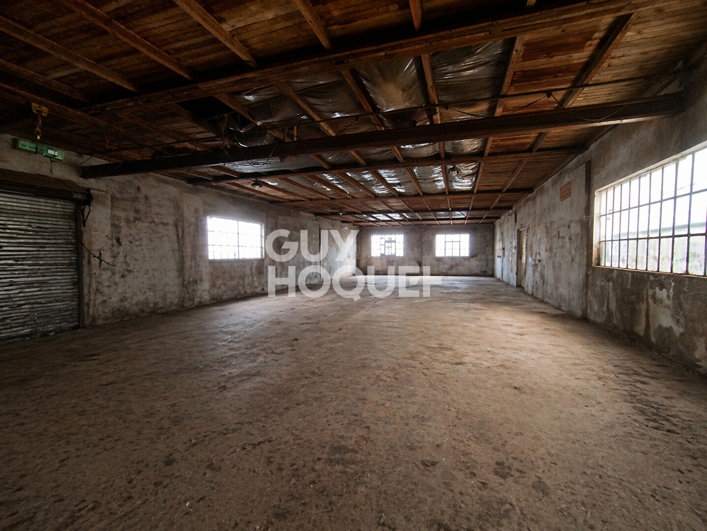 Dépôt  440 m2 + Maison 120 m2  Chalmazel Jeansagniere