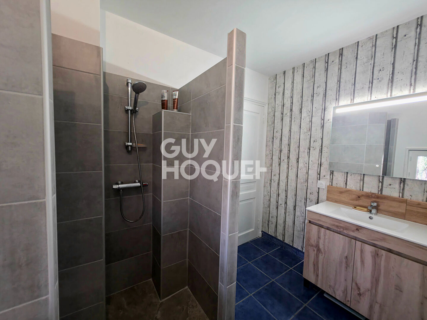 Maison avec piscine sur grand terrain arboré : calme, confort et qualité de vie au rendez-vous