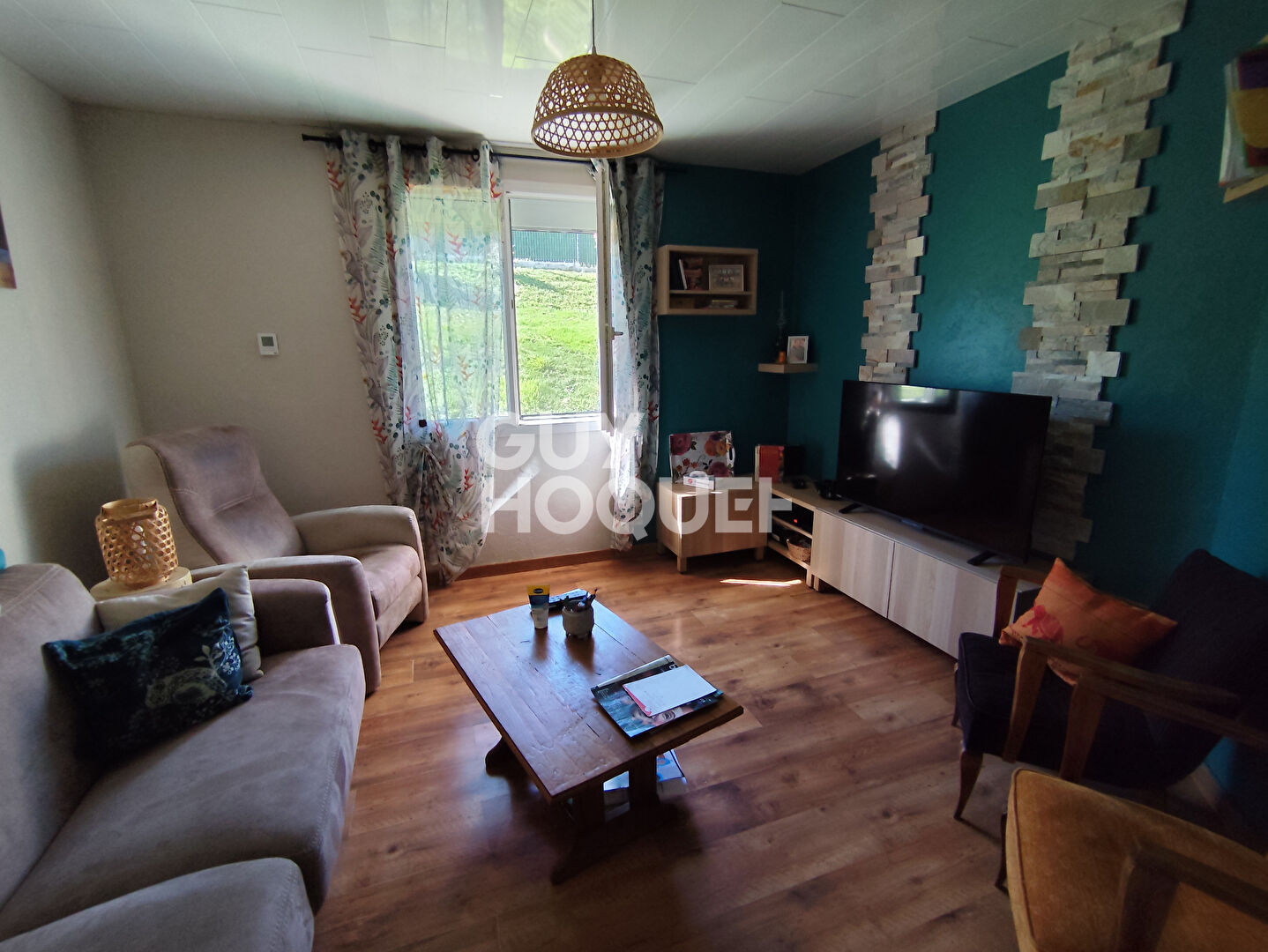 Maison  Bussy Albieux  de plain pied sur un terrain arboré de 2849 m²