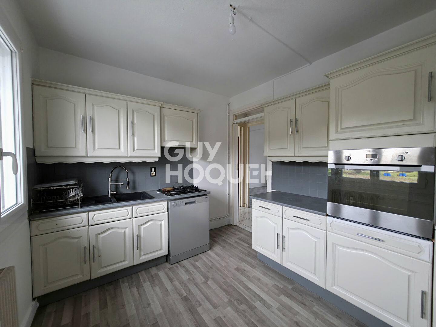 Appartement lumineux avec balcon, garage et cave ! Petite copropriété ! DPE D