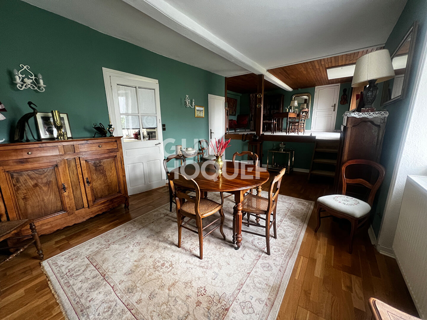 Maison d'exception à vendre à Nervieux - 5 pièces, 232 m² sur terrain de 10514 m²