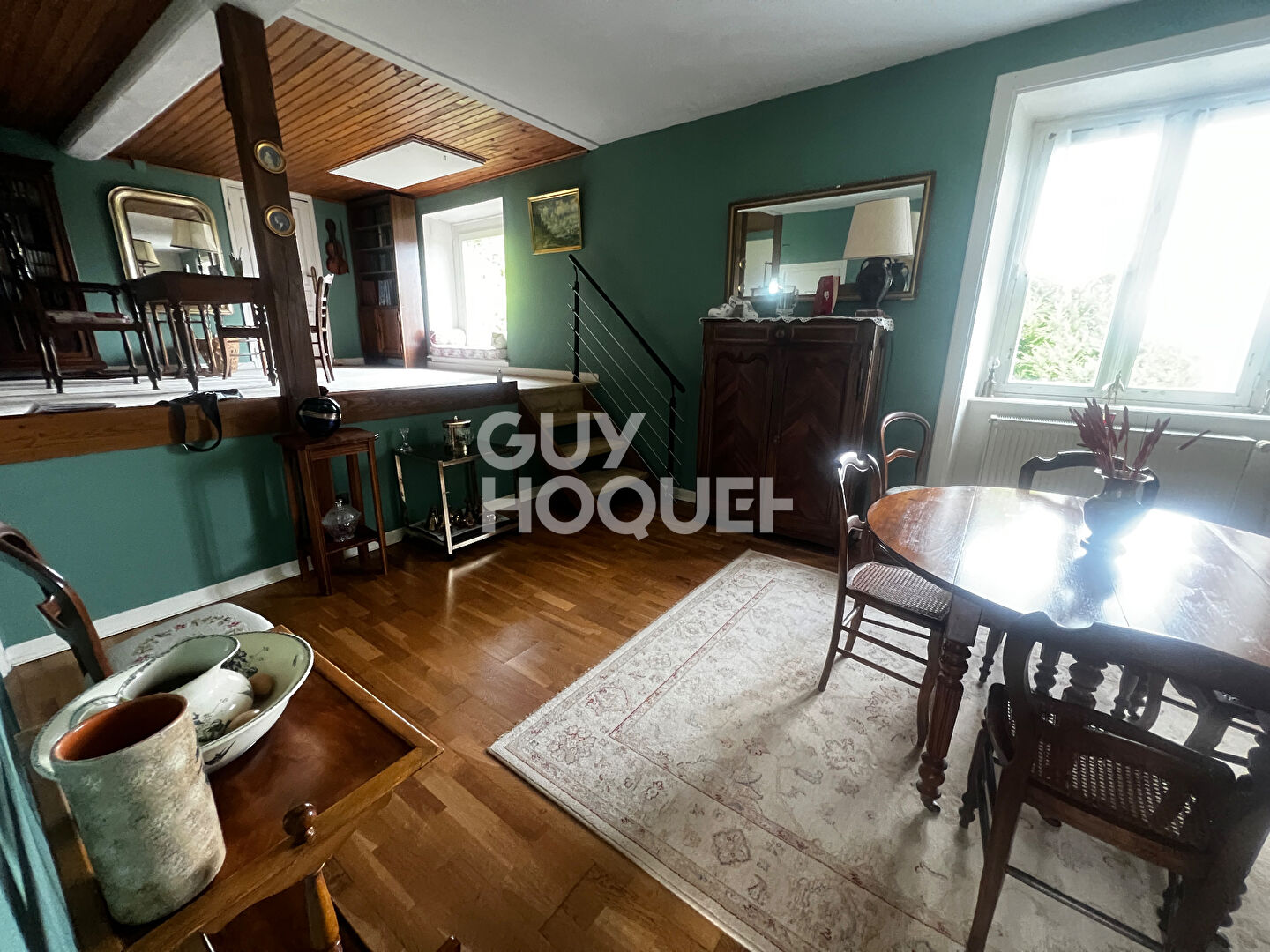 Maison d'exception à vendre à Nervieux - 5 pièces, 232 m² sur terrain de 10514 m²