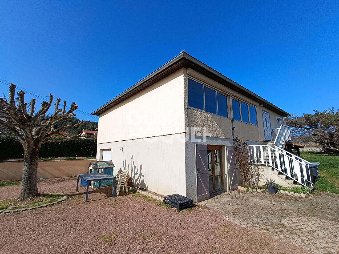 Maison familiale avec studio indépendant dans un quartier calme