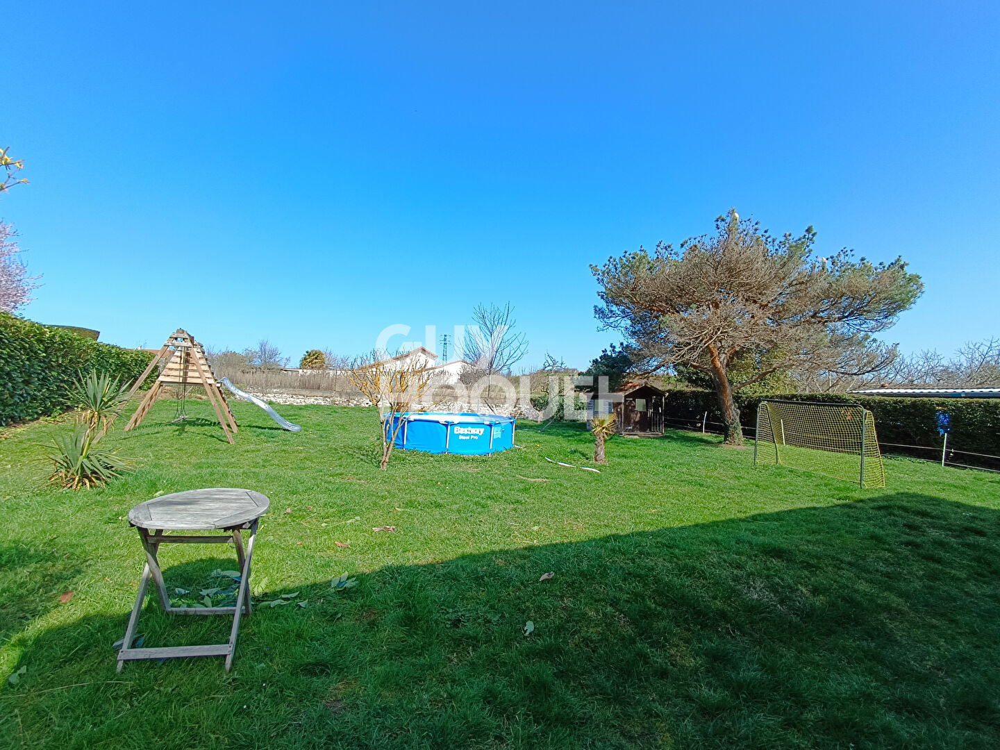 Maison familiale avec studio indépendant dans un quartier calme