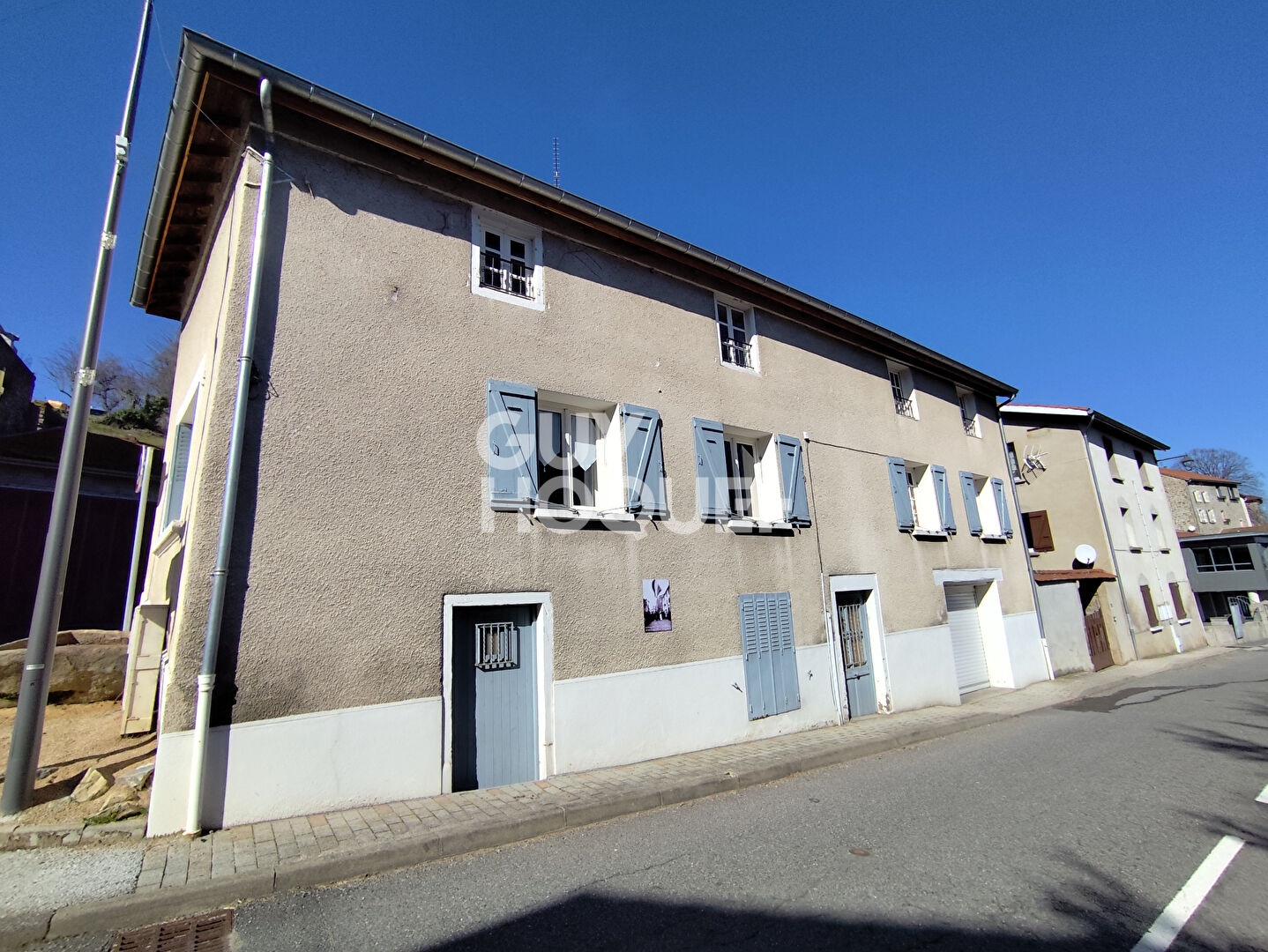 Maison de village située à Saint Georges En Couzan de 192 m2
