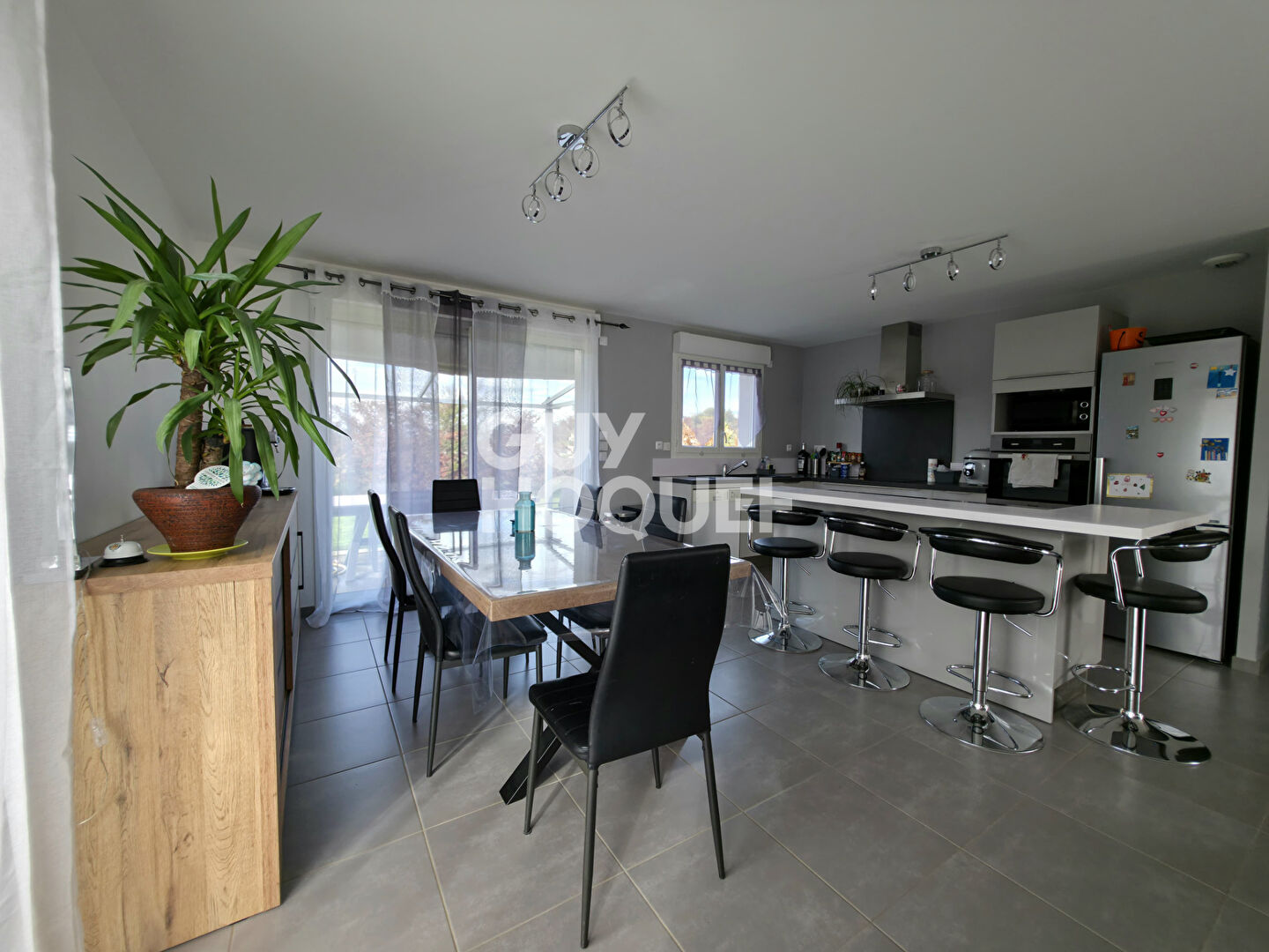 Maison plain-pied 2018 - 95 m² - 3 chambres - Piscine - Terrain 741 m² - Poncins