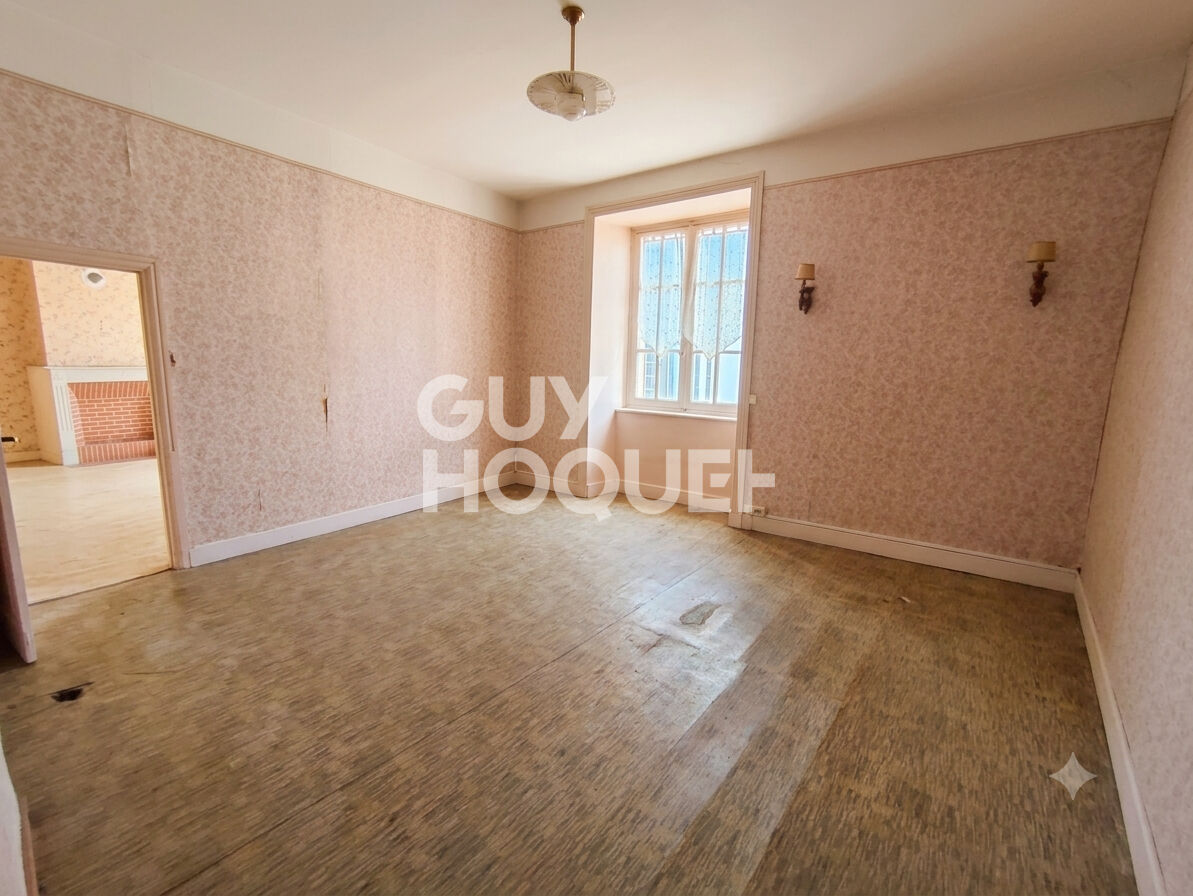 Immeuble Saint Germain Laval 350 m2 avec terrain et garage