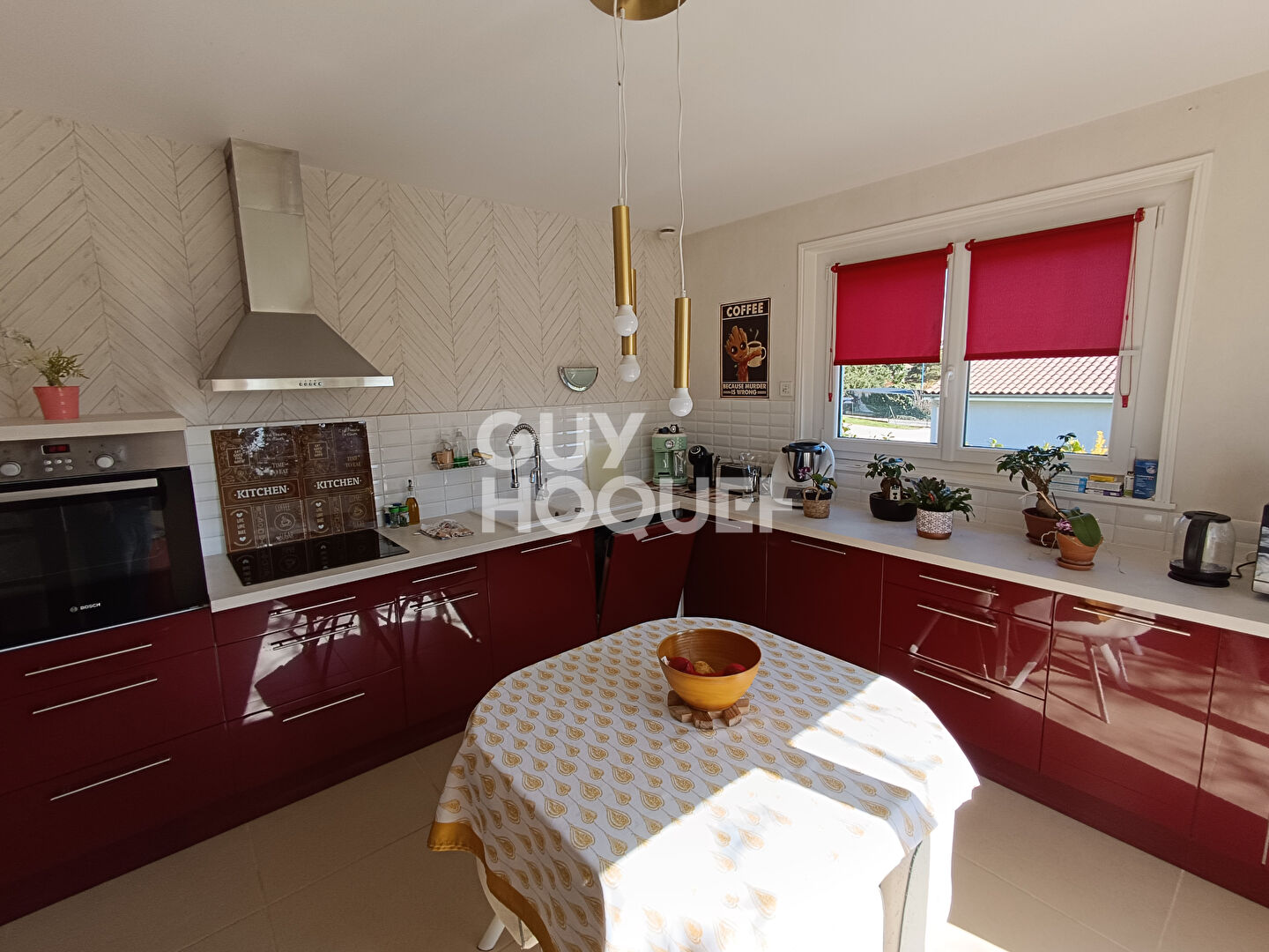 Maison sur sous-sol à Sainte Agathe La Bouteresse de 126 m2