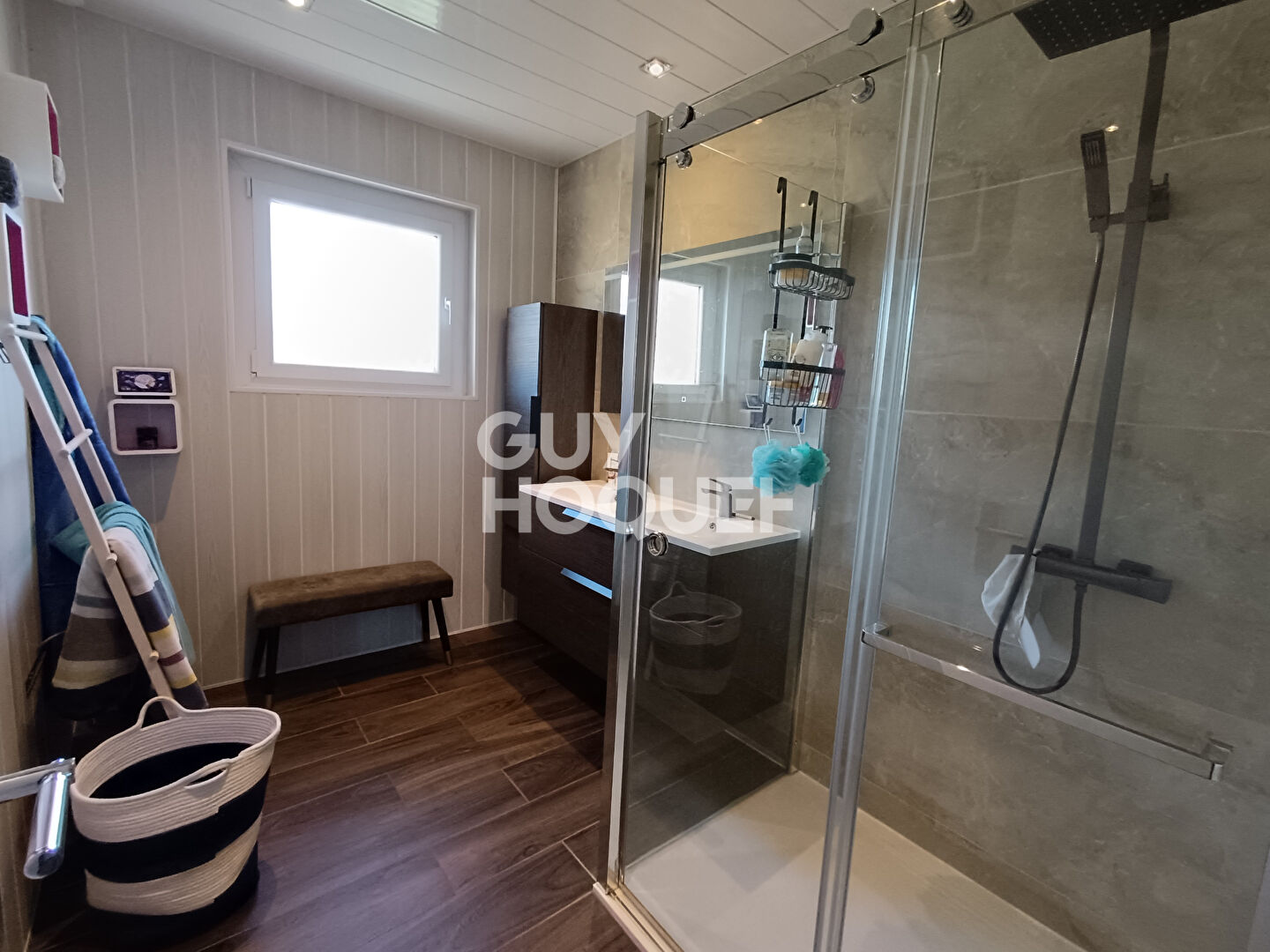 Maison sur sous-sol à Sainte Agathe La Bouteresse de 126 m2