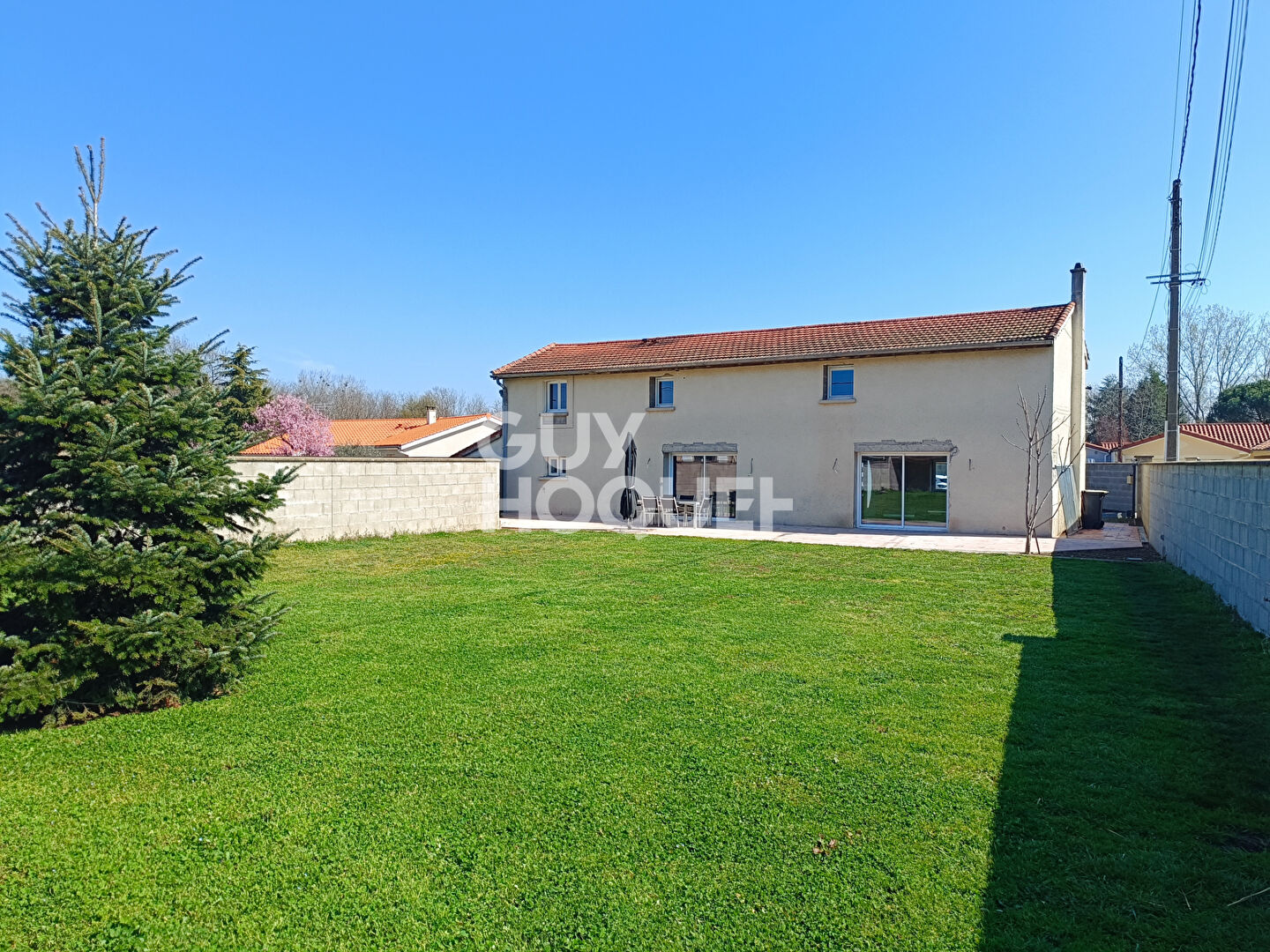 Corps de ferme rénové avec cachet de140 m², Terrain 1400 m² à Cuzieu