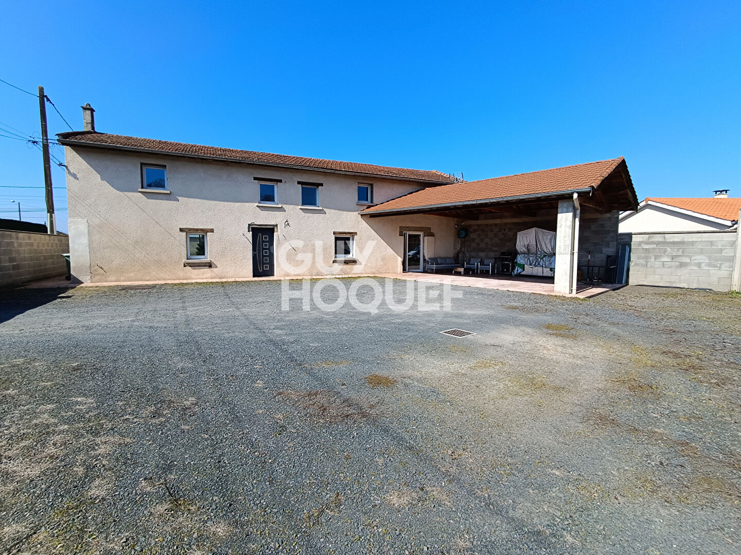 Corps de ferme rénové avec cachet de140 m², Terrain 1400 m² à Cuzieu